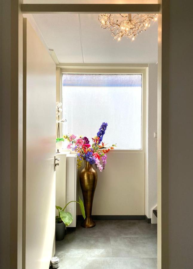 The First Floor, 4 Persons, 2 Bedrooms, Free Parking Séjour chez l'habitant *